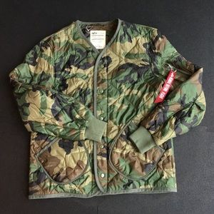 Alpha Industries Camo Light Puffer